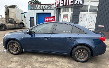 Chevrolet Cruze II, 2011 год, 670 000 рублей, 4 фотография