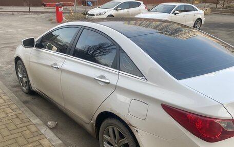 Hyundai Sonata VI, 2010 год, 850 000 рублей, 2 фотография