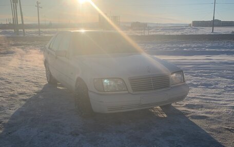 Mercedes-Benz S-Класс, 1997 год, 800 000 рублей, 1 фотография