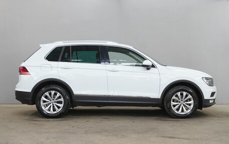 Volkswagen Tiguan II, 2017 год, 2 395 000 рублей, 4 фотография