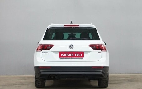 Volkswagen Tiguan II, 2017 год, 2 395 000 рублей, 6 фотография