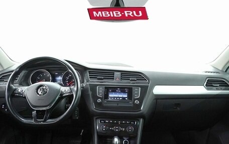 Volkswagen Tiguan II, 2017 год, 2 395 000 рублей, 9 фотография