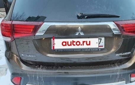 Mitsubishi Outlander III рестайлинг 3, 2015 год, 1 599 000 рублей, 5 фотография