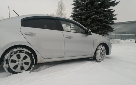 KIA Rio IV, 2018 год, 1 150 000 рублей, 5 фотография