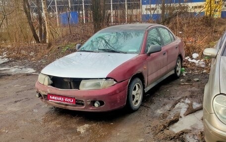 Mitsubishi Carisma I, 1996 год, 145 000 рублей, 1 фотография