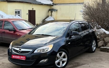 Opel Astra J, 2010 год, 600 000 рублей, 1 фотография