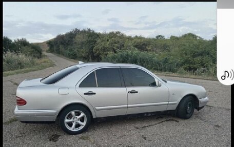 Mercedes-Benz E-Класс, 1996 год, 540 000 рублей, 4 фотография