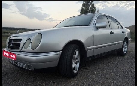 Mercedes-Benz E-Класс, 1996 год, 540 000 рублей, 6 фотография