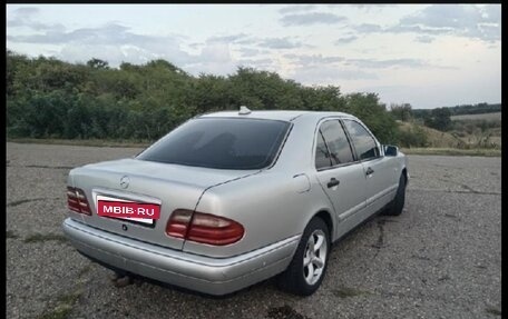 Mercedes-Benz E-Класс, 1996 год, 540 000 рублей, 5 фотография