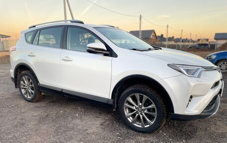 Toyota RAV4, 2019 год, 3 050 000 рублей, 6 фотография