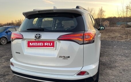 Toyota RAV4, 2019 год, 3 050 000 рублей, 11 фотография