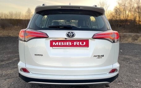 Toyota RAV4, 2019 год, 3 050 000 рублей, 10 фотография