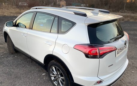 Toyota RAV4, 2019 год, 3 050 000 рублей, 14 фотография