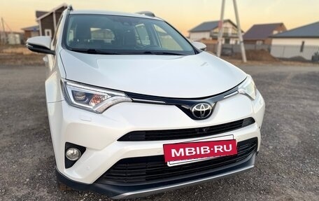 Toyota RAV4, 2019 год, 3 050 000 рублей, 4 фотография