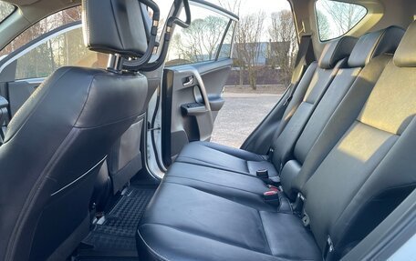 Toyota RAV4, 2019 год, 3 050 000 рублей, 29 фотография