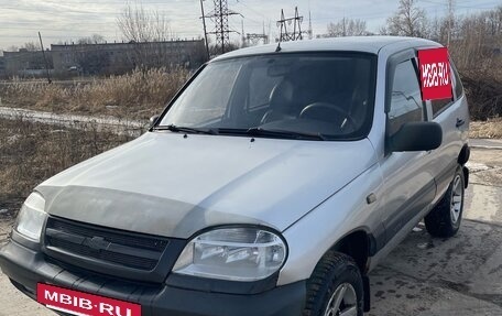 Chevrolet Niva I рестайлинг, 2004 год, 270 000 рублей, 11 фотография