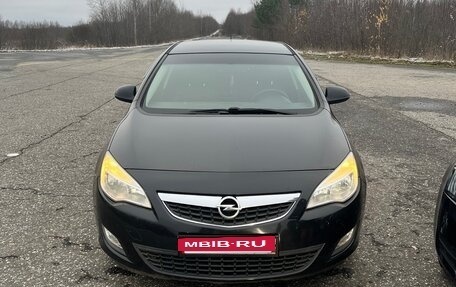 Opel Astra J, 2010 год, 600 000 рублей, 2 фотография