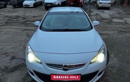 Opel Astra J, 2013 год, 930 000 рублей, 1 фотография