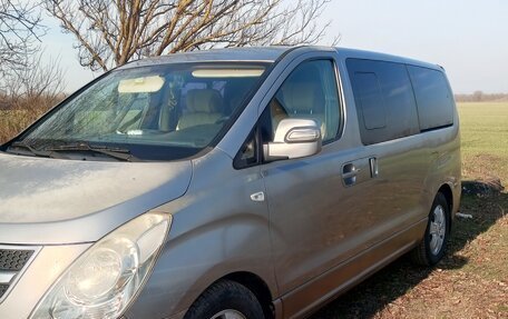 Hyundai Grand Starex Grand Starex I рестайлинг 2, 2012 год, 1 800 000 рублей, 1 фотография