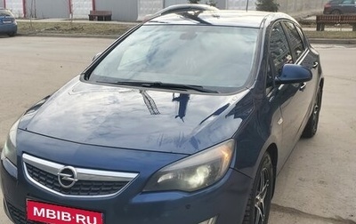 Opel Astra J, 2010 год, 700 000 рублей, 1 фотография