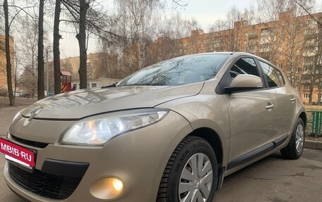 Renault Megane III, 2011 год, 670 000 рублей, 2 фотография