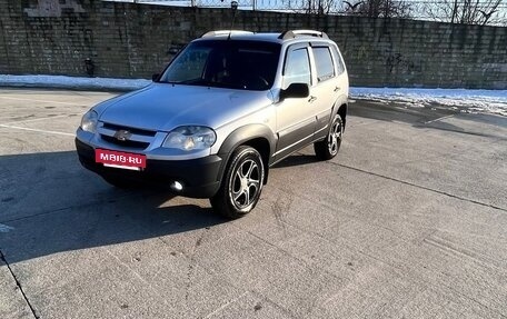Chevrolet Niva I рестайлинг, 2011 год, 585 000 рублей, 4 фотография