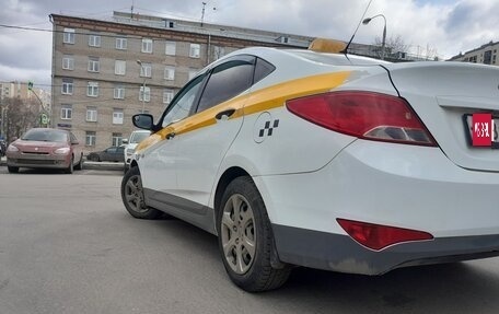 Hyundai Solaris II рестайлинг, 2015 год, 500 000 рублей, 7 фотография