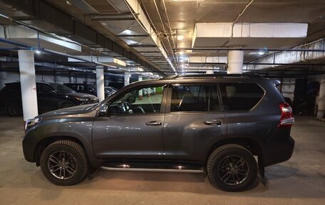 Toyota Land Cruiser Prado 150 рестайлинг 2, 2016 год, 4 000 000 рублей, 6 фотография