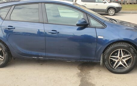 Opel Astra J, 2010 год, 700 000 рублей, 5 фотография