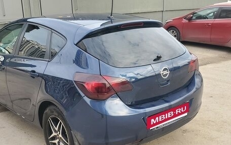 Opel Astra J, 2010 год, 700 000 рублей, 3 фотография