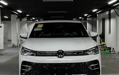 Volkswagen Tiguan, 2024 год, 4 750 000 рублей, 2 фотография