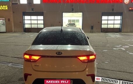 KIA Rio IV, 2018 год, 1 370 000 рублей, 2 фотография