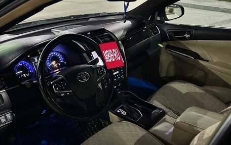 Toyota Camry, 2017 год, 2 350 000 рублей, 2 фотография