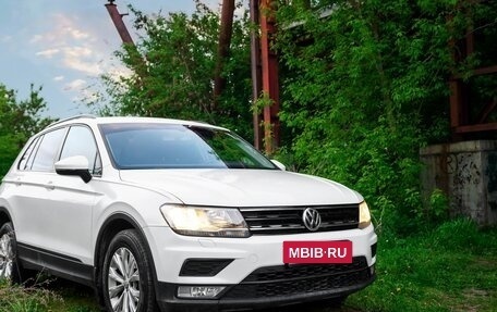 Volkswagen Tiguan II, 2017 год, 3 200 000 рублей, 2 фотография