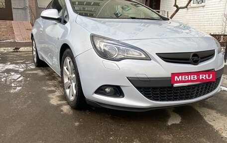 Opel Astra J, 2011 год, 940 000 рублей, 2 фотография