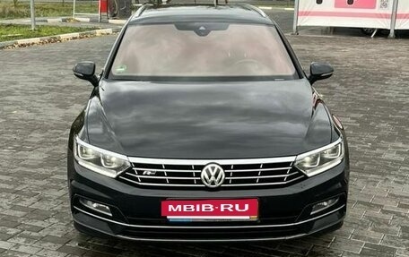 Volkswagen Passat B8 рестайлинг, 2019 год, 2 700 000 рублей, 16 фотография