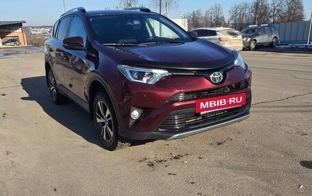 Toyota RAV4, 2017 год, 2 399 000 рублей, 12 фотография