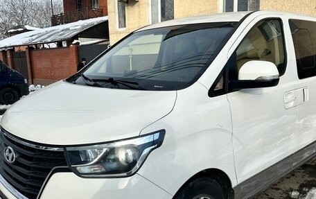 Hyundai H-1 II рестайлинг, 2019 год, 3 740 000 рублей, 4 фотография