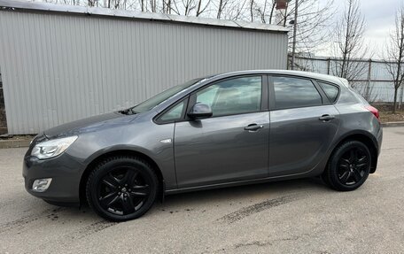 Opel Astra J, 2011 год, 900 000 рублей, 2 фотография