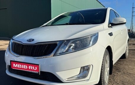 KIA Rio III рестайлинг, 2013 год, 1 050 000 рублей, 1 фотография