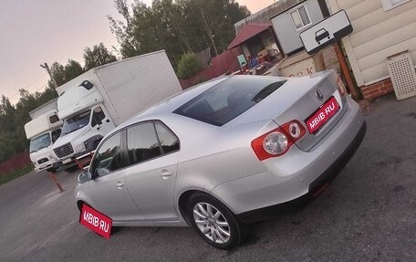 Volkswagen Jetta VI, 2010 год, 750 000 рублей, 1 фотография