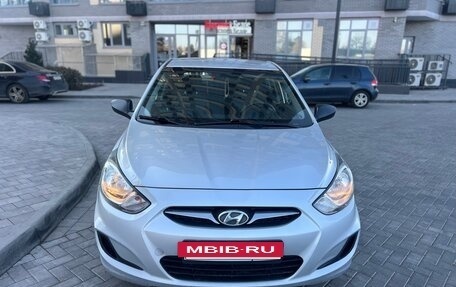 Hyundai Solaris II рестайлинг, 2011 год, 795 000 рублей, 2 фотография