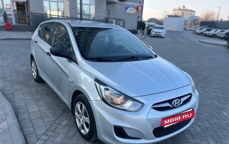 Hyundai Solaris II рестайлинг, 2011 год, 795 000 рублей, 3 фотография