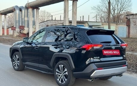 Toyota RAV4, 2023 год, 3 999 999 рублей, 4 фотография