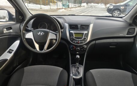 Hyundai Solaris II рестайлинг, 2011 год, 770 000 рублей, 10 фотография