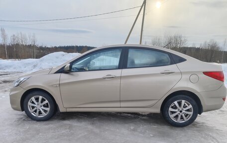 Hyundai Solaris II рестайлинг, 2011 год, 770 000 рублей, 3 фотография