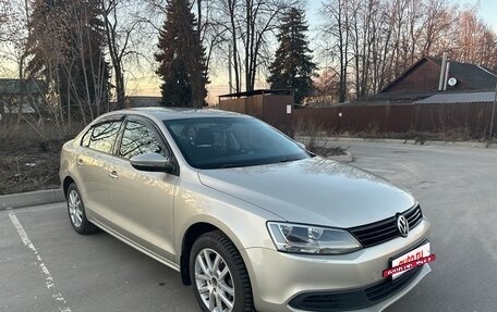 Volkswagen Jetta VI, 2012 год, 870 000 рублей, 3 фотография