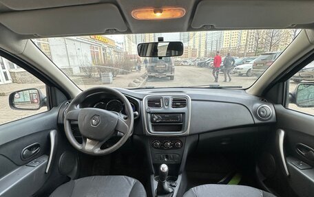 Renault Logan II, 2018 год, 750 000 рублей, 12 фотография