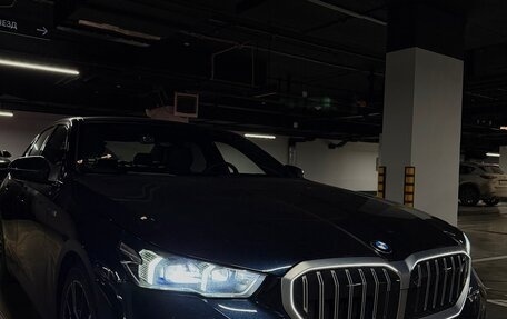 BMW 5 серия, 2023 год, 9 400 000 рублей, 2 фотография