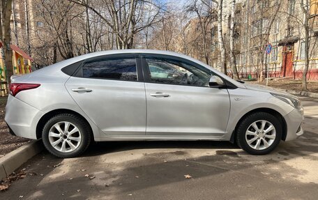 Hyundai Solaris II рестайлинг, 2018 год, 990 000 рублей, 3 фотография